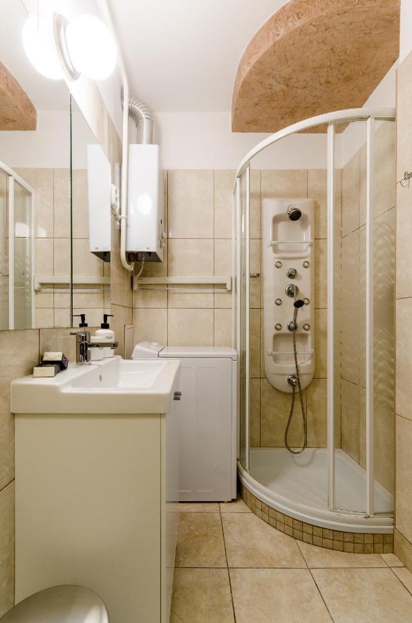 Paulay'S Studio Apartment In The City Center. Βουδαπέστη Εξωτερικό φωτογραφία
